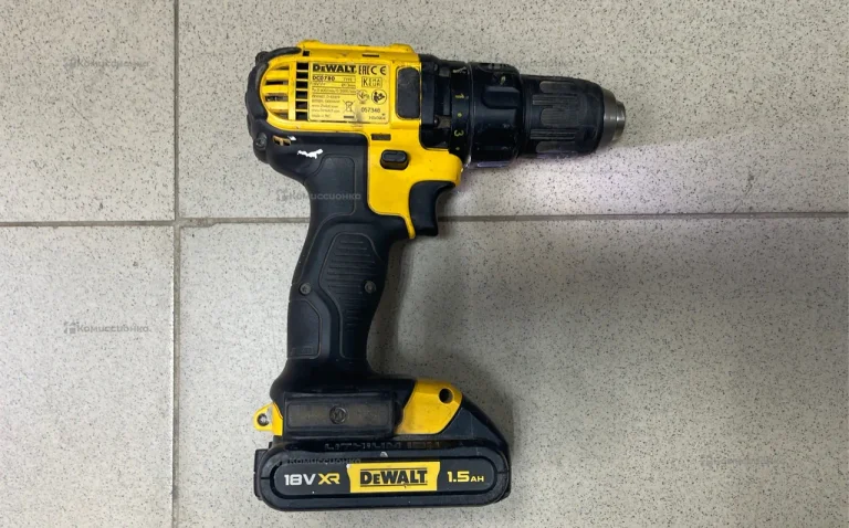 Шуруповерт Dewalt DCD780