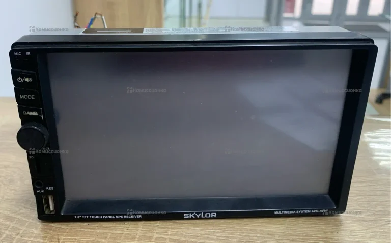 Автомагнитола  SKYLOR 7011