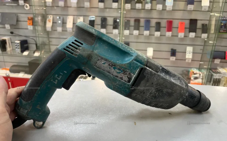 Перфоратор Makita HR 2440