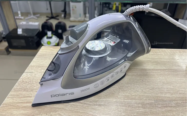 Утюг Polaris PIR 2821