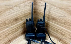 Купить Рации 2шт с док станциями б/у , в Екатеринбург Цена:1300рублей