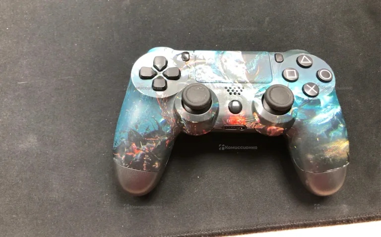 Геймпад для PS4.
