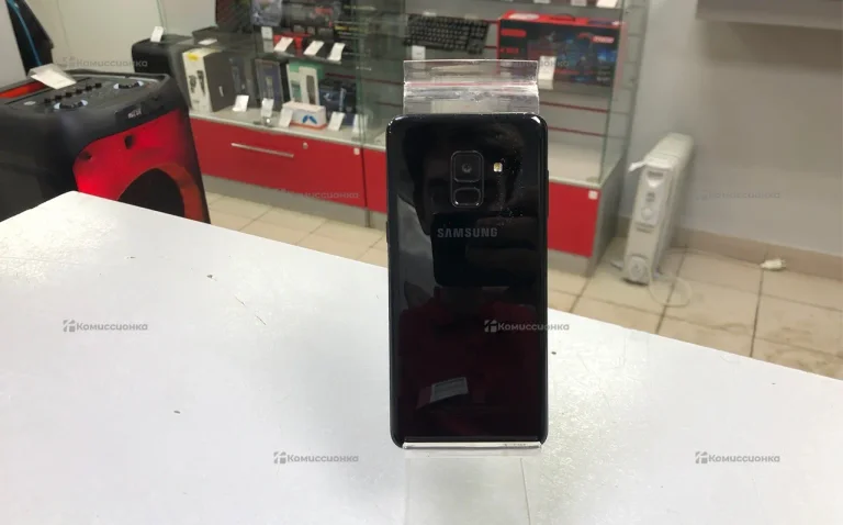 Samsung Galaxy A8 (2018) 4/64 ГБ