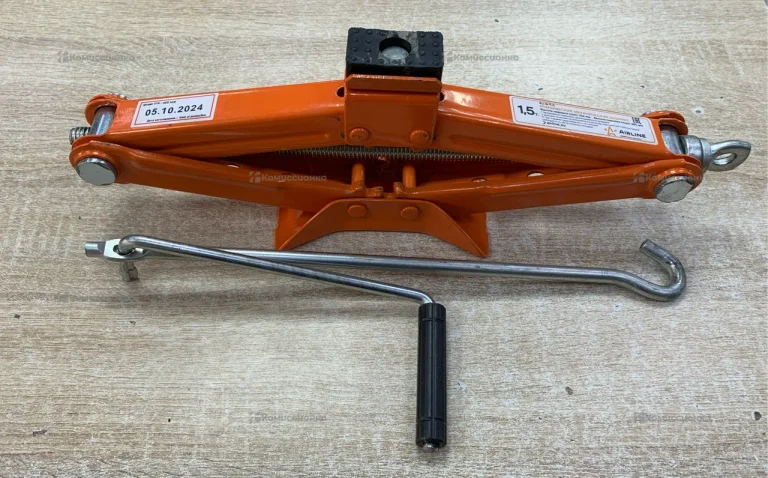 Домкрат AJ-R15 1.5Т