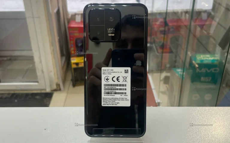 Xiaomi 13 12/256 ГБ