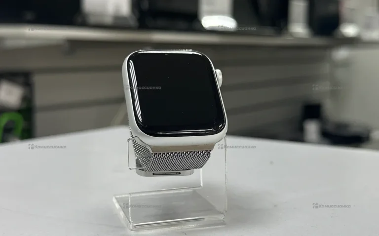 Часы  Apple Watch SE 2 44mm