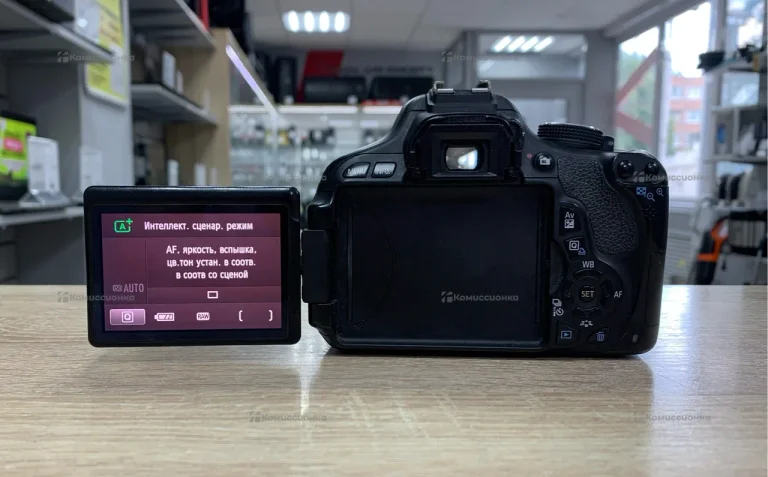 Фотоаппарат  Canon EOS600D + объектив Camon EF-S 1