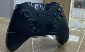 Купить геймпад xbox. джойстик для Xbox One б/у , в Кинель Цена:2900рублей
