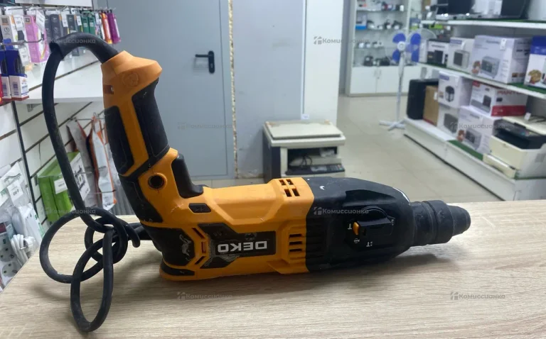 Перфоратор DEKO DKH950W