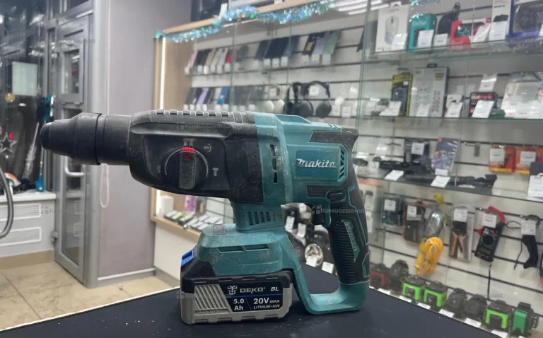 перфоратор аккумуляторный Makita реплика