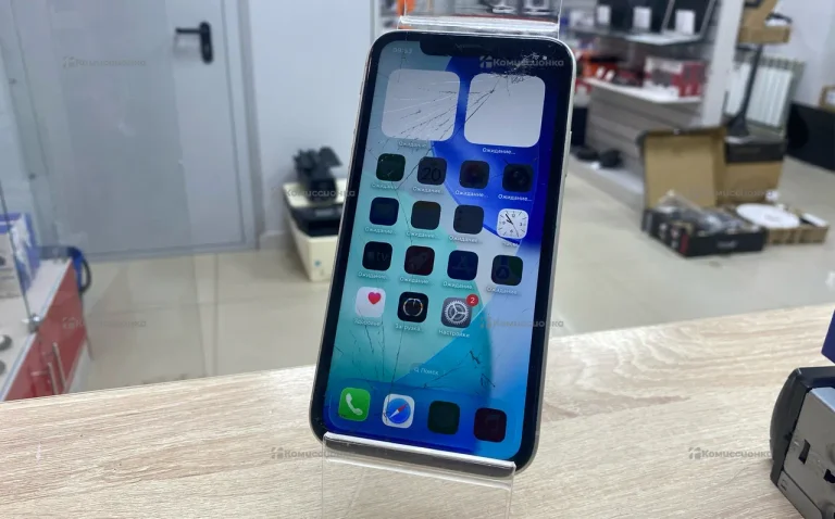 Apple iPhone 11 4/64 ГБ