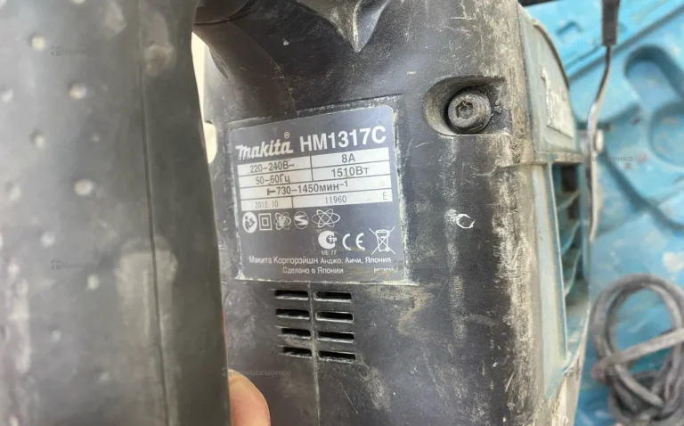 Отбойный молоток Makita HM1317C