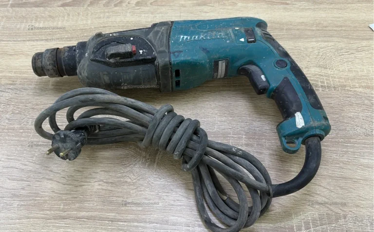 Перфоратор Makita HR2470