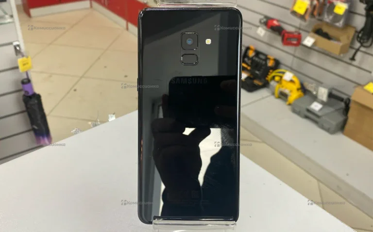 Samsung Galaxy A8 (2018) 2/32 ГБ