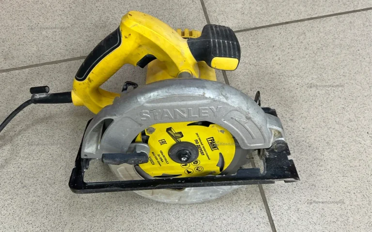 Циркулярная пила Stanley SC16