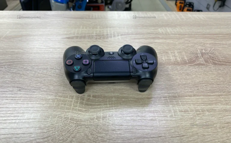 геймпад PlayStation 4