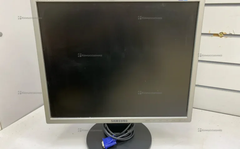 Монитор Samsung SyncMaster 943N