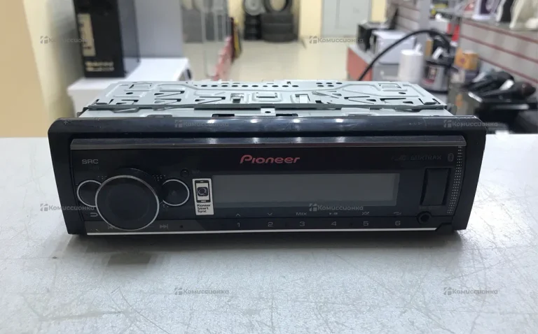 Автомагнитола Pioneer MVH-S520BT