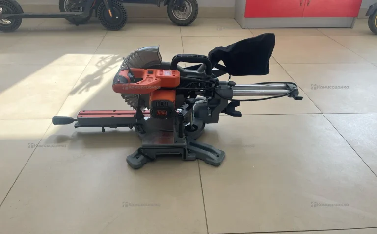 Торцовочная пила Black+decker BES700