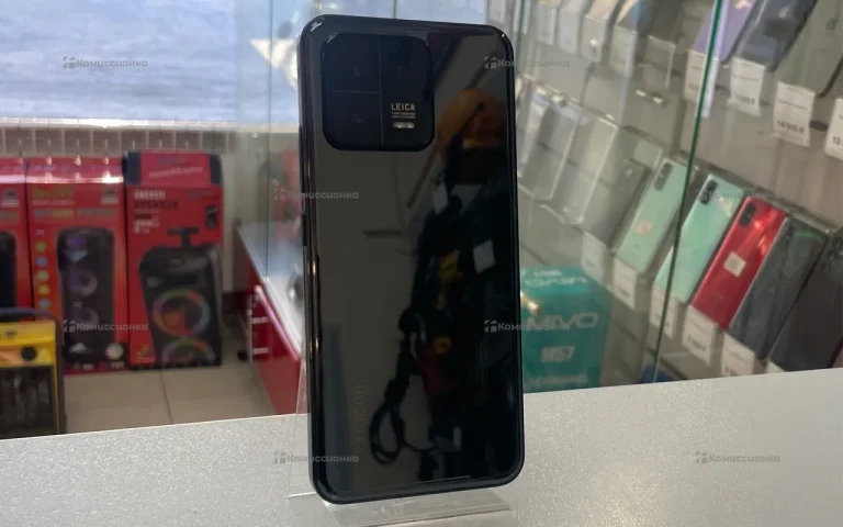 Xiaomi 13 12/256 ГБ