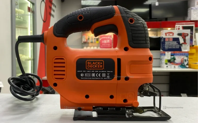 Лобзик Black+decker 520W