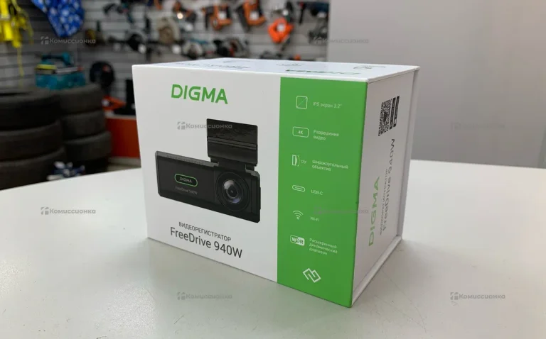 Видеорегистратор Digma FreeDrive 940W
