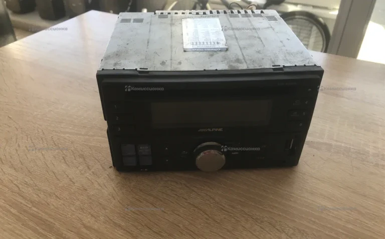 Автомагнитола  Alpine cde-w233r