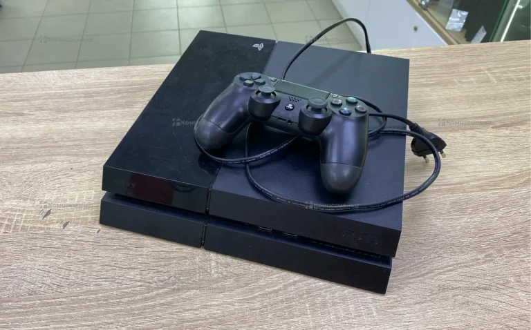 Приставка Sony PS4 Fat 500Gb.