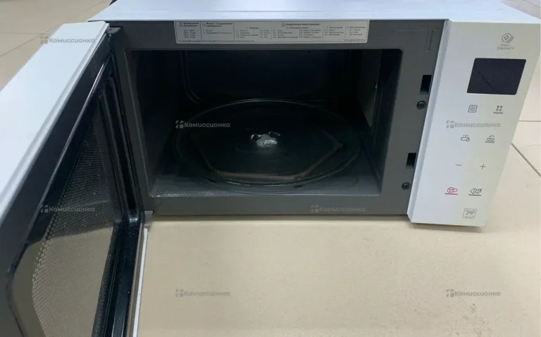 Микроволновая печь  LG MS23