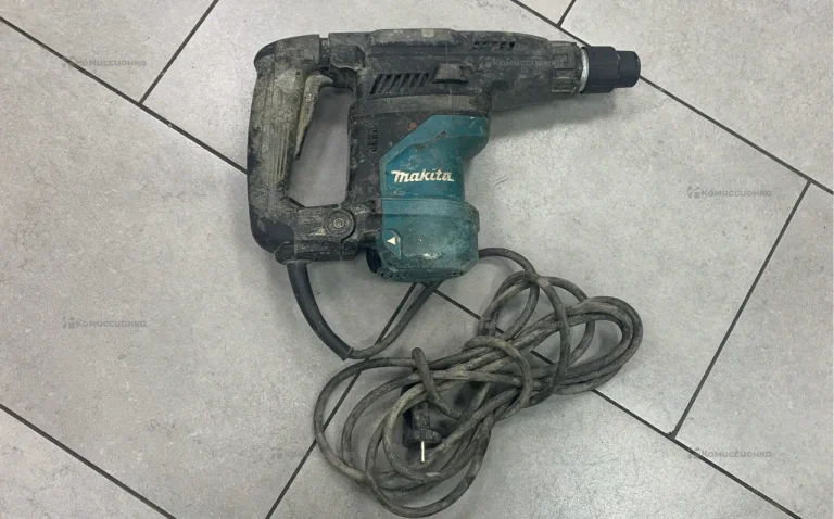 Makita HR3001C перфоратор