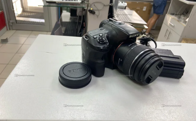 Sony A65 с объективом