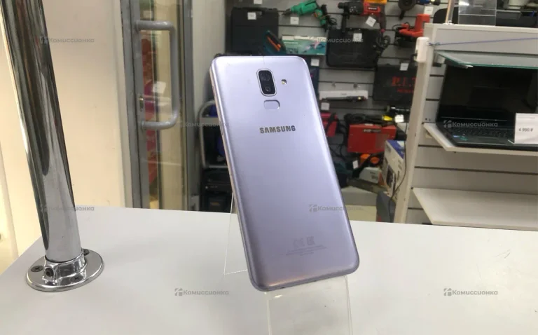 Samsung Galaxy J8 3/32 ГБ