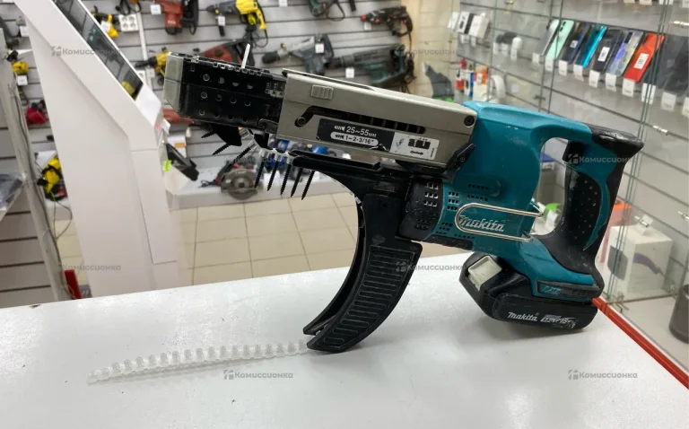 Шуруповерт makita BFR550RFE