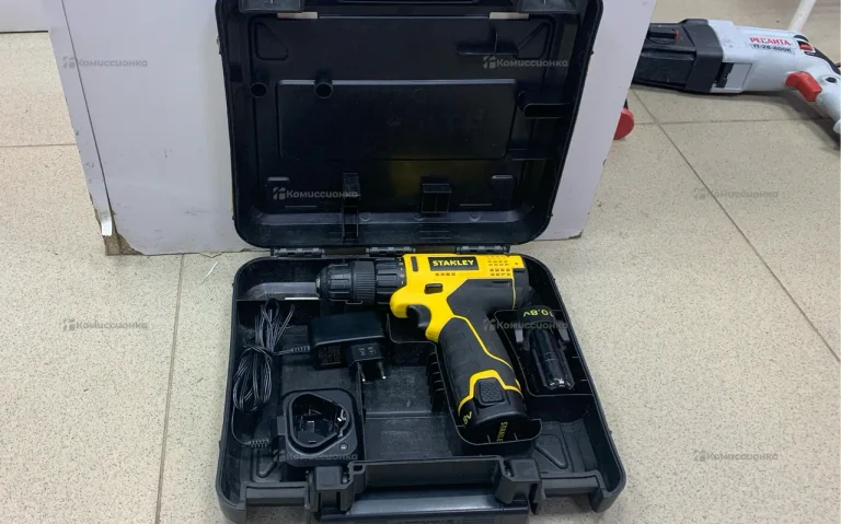 Шуруповерт Stanley STCD1081B2