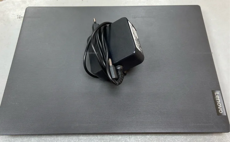 Ноутбук  Lenovo v14