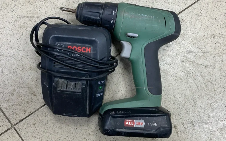 Дрель-шуруповерт Bosch UniversalDrill 18V