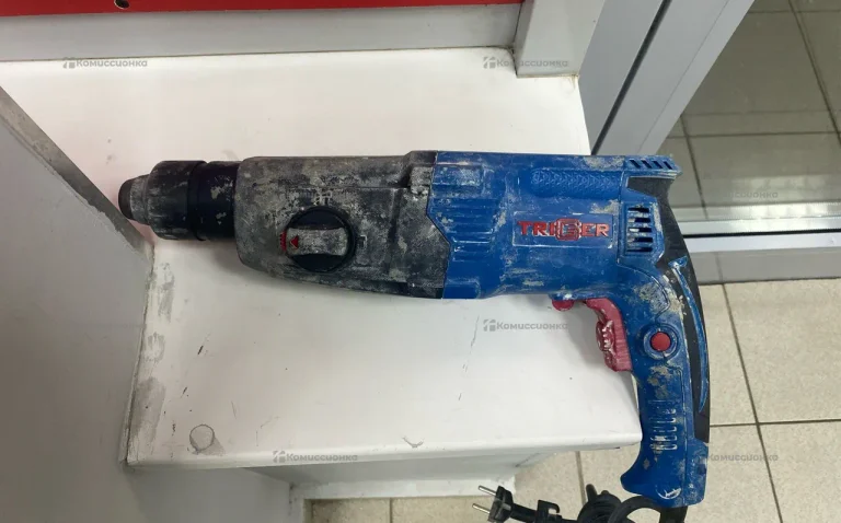 Перфоратор Triger 900Вт