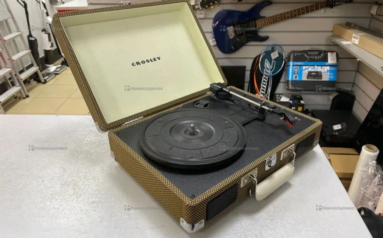 Проигрыватель Crosley CR8005 Deluxe