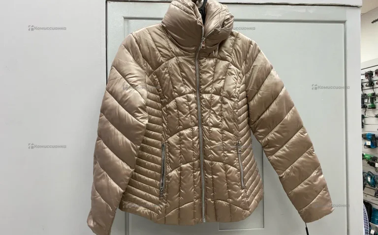 Куртка-пуховик женская Karl Lagerfield LWOMP110 р