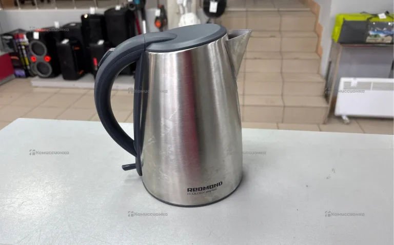 Чайник Redmond RK