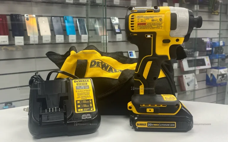 Шуруповерт DeWalt DCF787