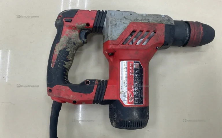 Перфоратор Milwaukee PLH 28 XE