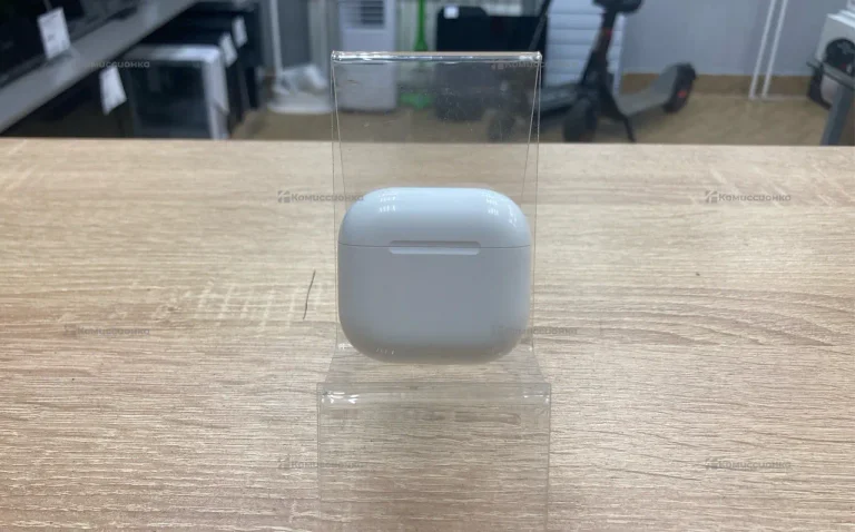 Наушники Apple AirPods 4 с шумоподавлением