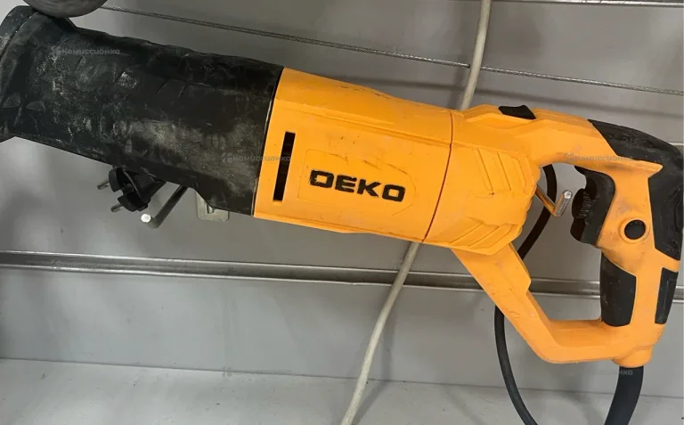 Сабельная пила Deko DKES1300