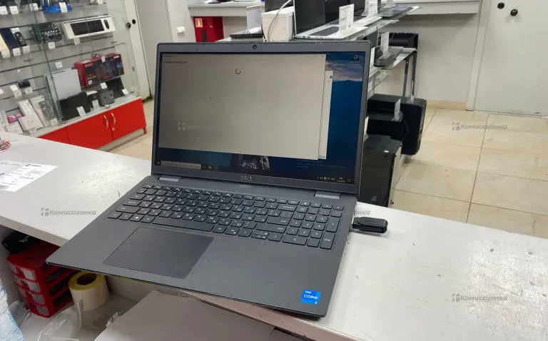 Ноутбук  dell3520