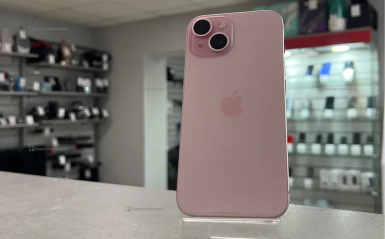 Смартфон Apple iPhone 15 256GB