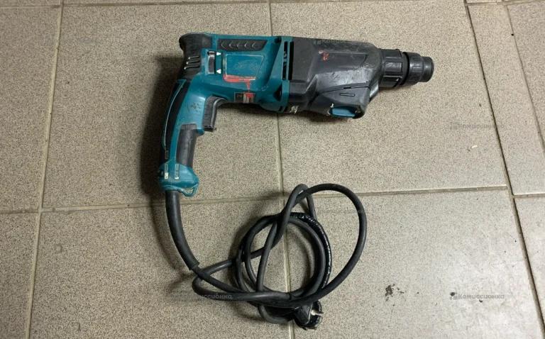 Перфоратор Makita HR2610