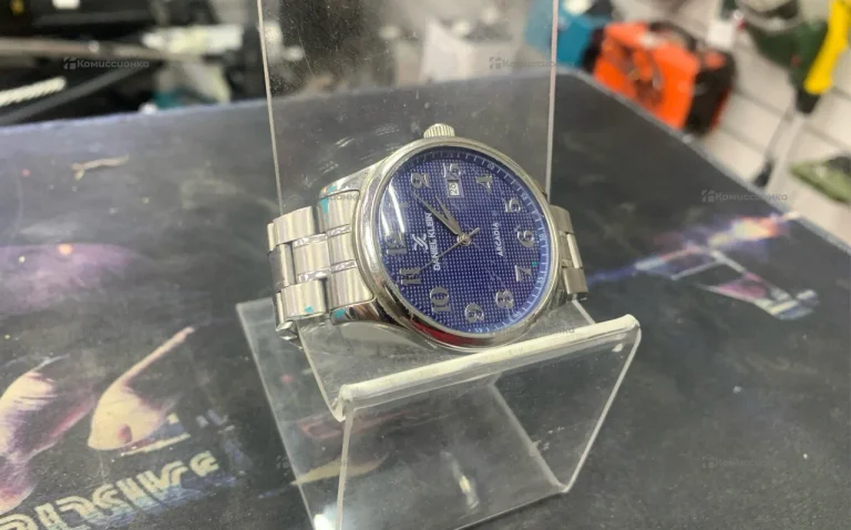 Часы  Daniel Klein