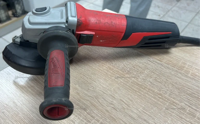 Болгарка Milwaukee AVG 15-125XC