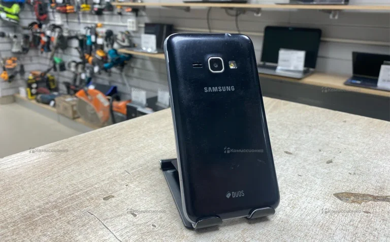 Samsung Galaxy J1 (2016) 1/8 ГБ